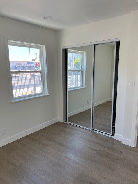 Photo - 1335 W Adams Blvd Unit 1333