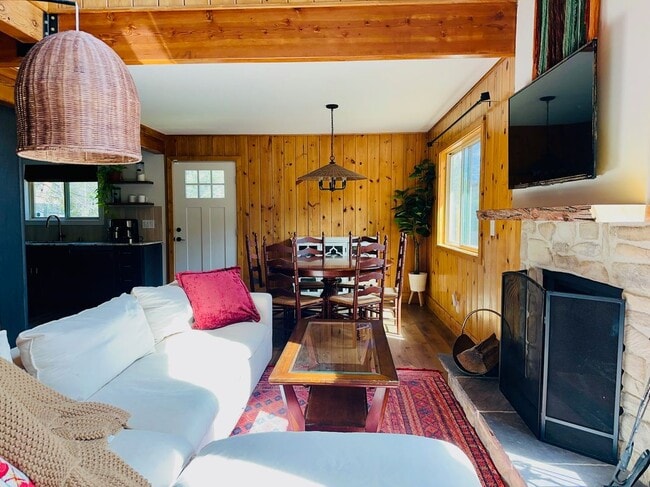 Photo - 22374 Glenwood Dr