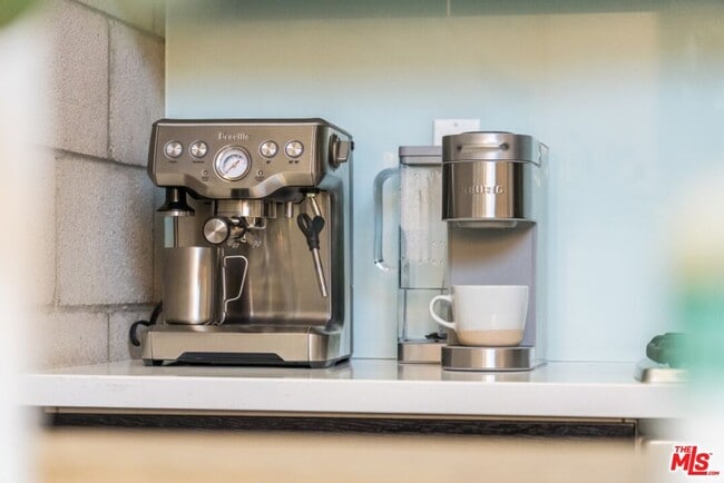 Photo - 3450 Cahuenga Blvd Unit 101