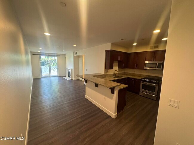 Photo - 14412 Killion St Condo