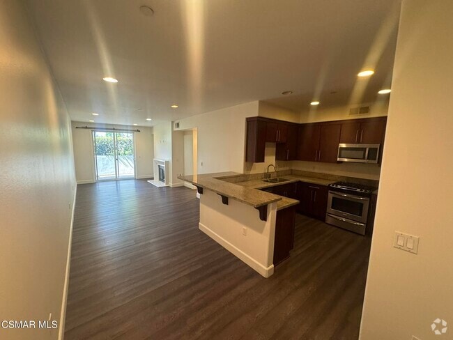 Building Photo - 14412 Killion St Rental