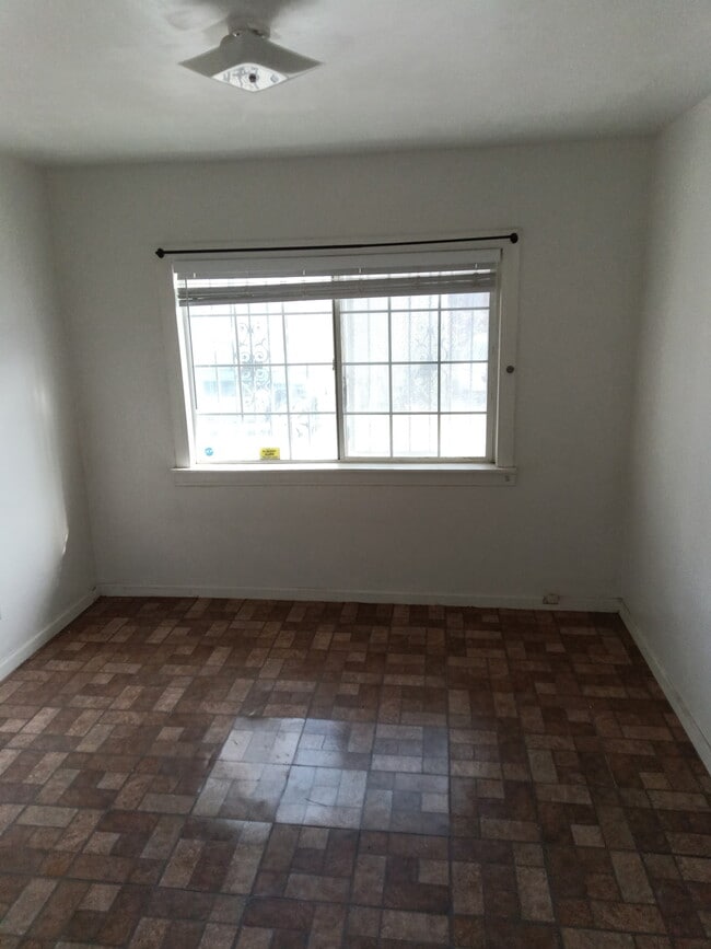 Photo - 516 E Fredricks St Unit A