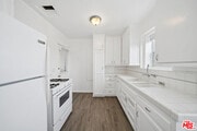Photo - 1402 N Mansfield Ave Unit 1402 1/2