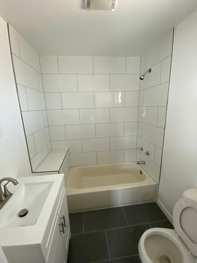 Photo - 1917 E 2nd St Unit 4