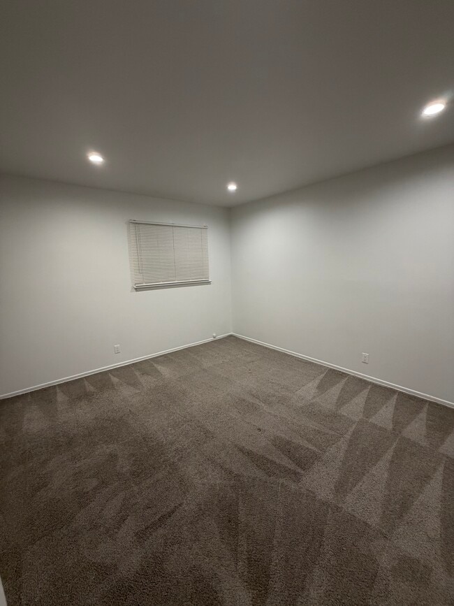 Photo - 44539 Lowtree Ave