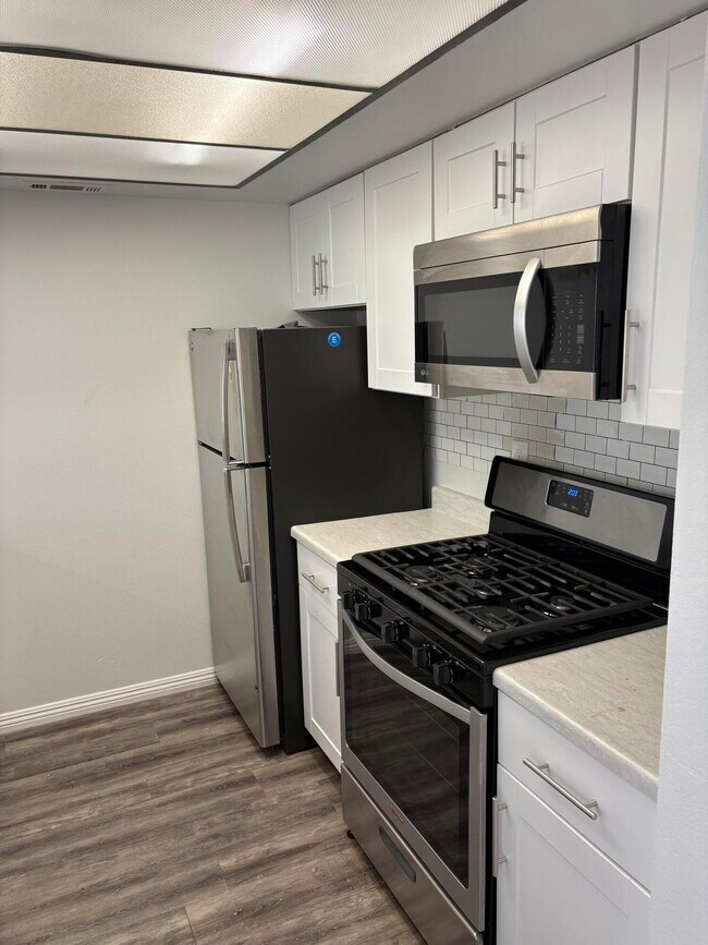 Photo - 2339 Lillyvale Ave Unit 154