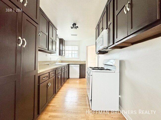 Photo - 1450 S Wooster St