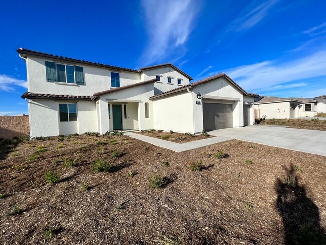 Photo - 5 Bedroom home with FULL MOTHER IN LAW SUITE and MASSIVE backyard