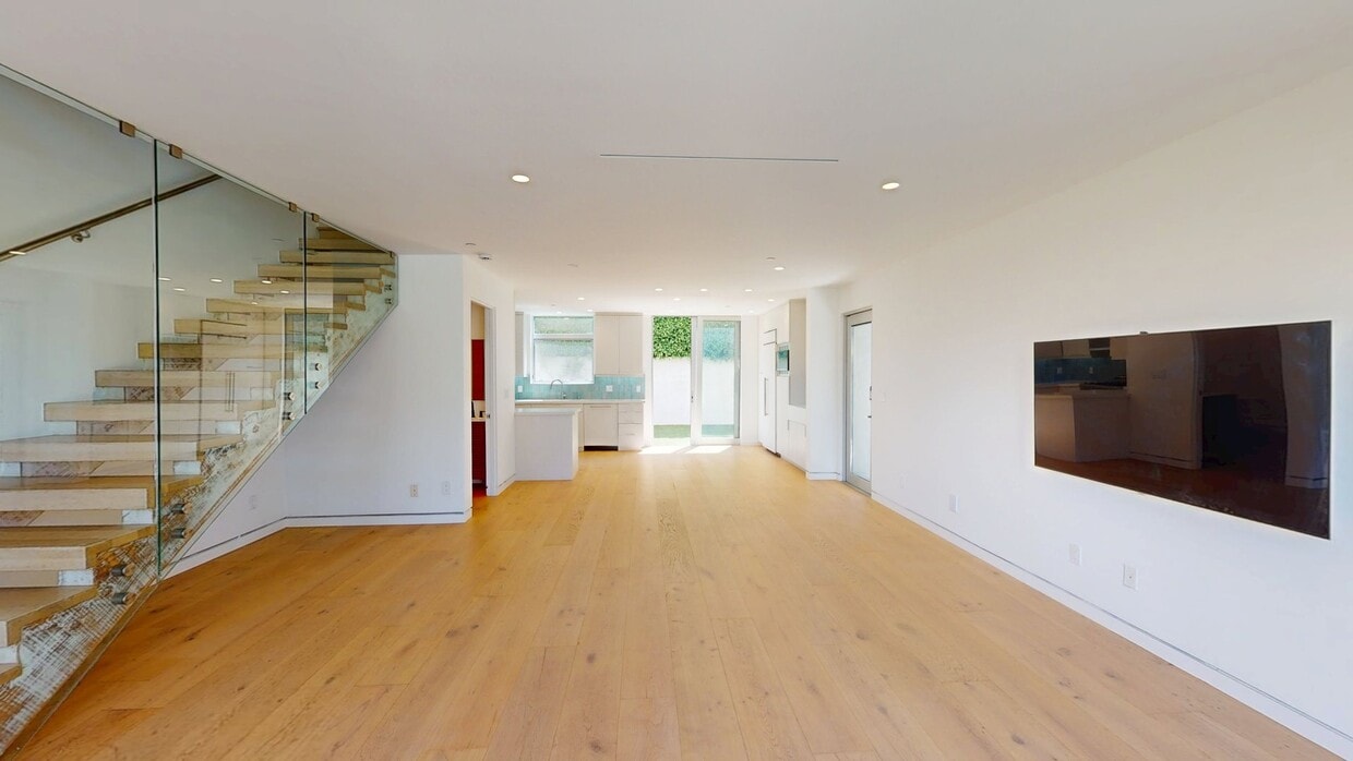 3D Tour - 808 Brooks Ave