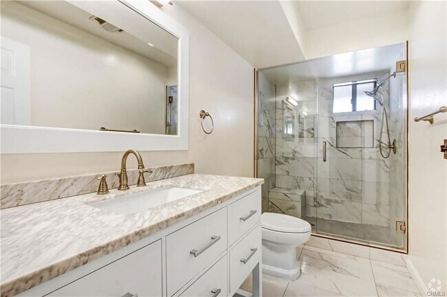 Building Photo - 818 18th St Rental