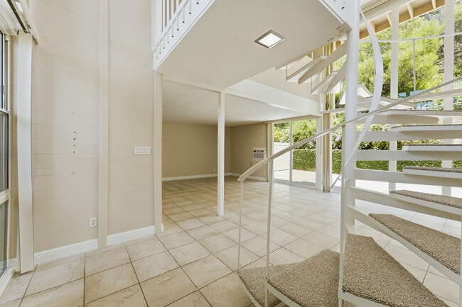 Building Photo - 4120 Del Mar Ave