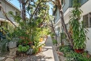 Photo - 5851 Woodman Ave