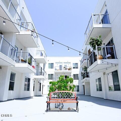 Photo - 300 W 9th St