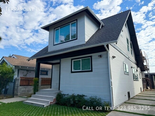 Photo - 678 E 45th St