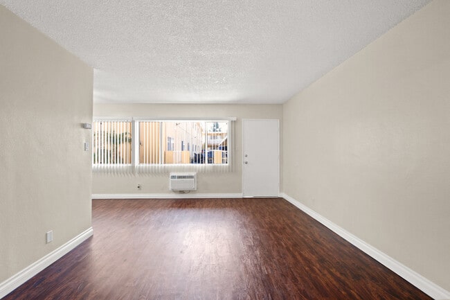 Photo - Buena Sands Apartments