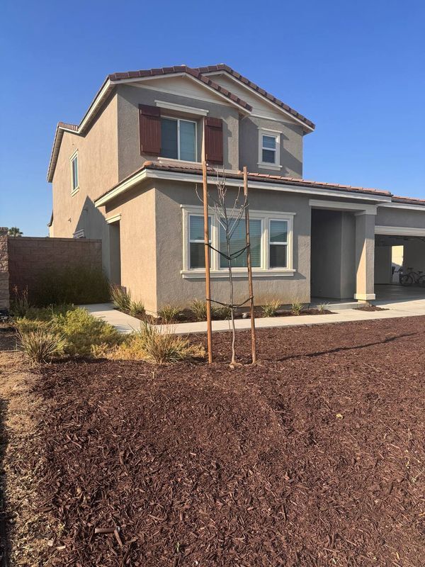 Building Photo - 539 Hydrangea St