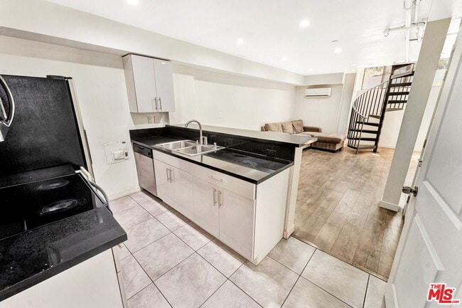 Photo - 10982 Roebling Ave Unit 106