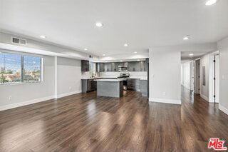 Photo - 819 E La Palma Dr