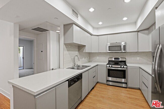 Photo - 1411 Barry Ave Unit ph5