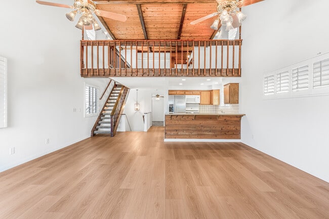Photo - 221 Rossmore Dr