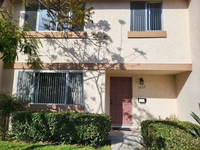 Building Photo - 3 bed/2 bath townhouse near Mesa College and USD