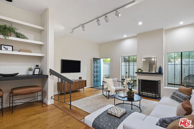 Building Photo - 1220 Manning Ave Unit 4 Rental