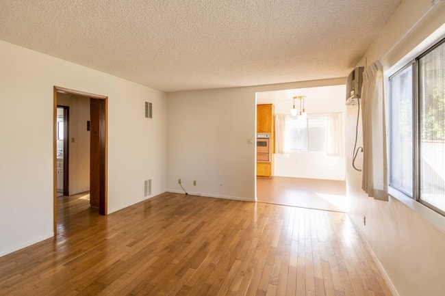 Photo - 4168 Brunswick Ave