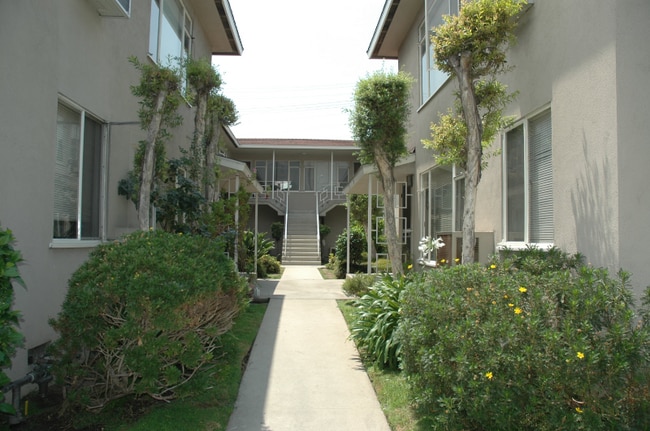 Photo - 608 W Glenoaks Blvd Unit lower