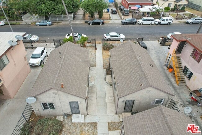 Building Photo - 644 W 81st St Rental