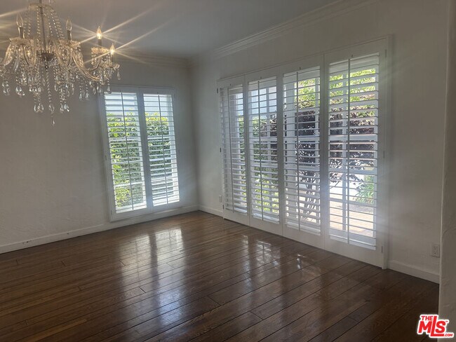 Photo - 320 S McCarty Dr