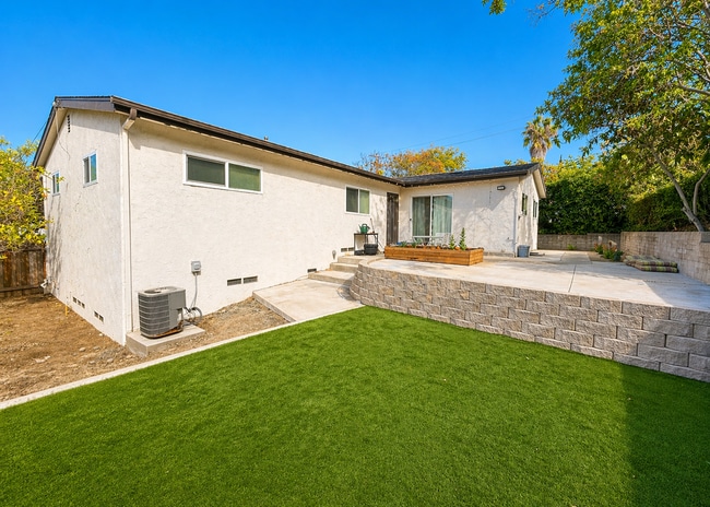 Photo - 5095 Faber Way