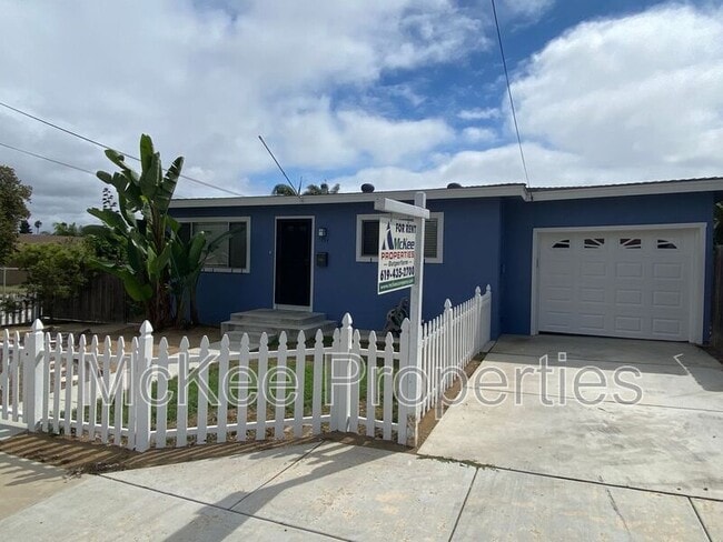 Building Photo - 1357 Elm Ave Rental