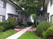Court Yard - 3181 S Barrington Ave Unit E