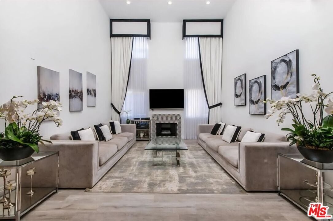 Photo - 1227 Granville Ave Condo Unit PH2