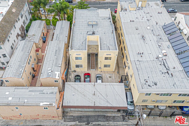 Photo - 832 S Catalina St