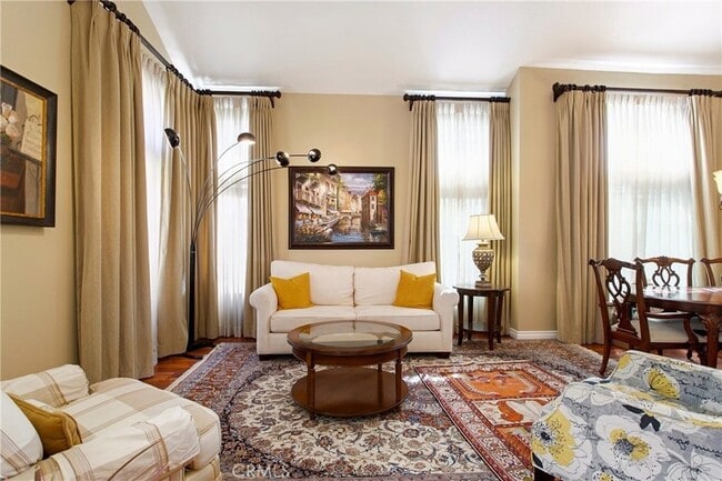 Photo - 28921 Via Pasatiempo