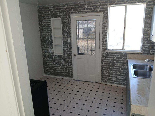 Photo - 300 Maxine Ave Unit 300