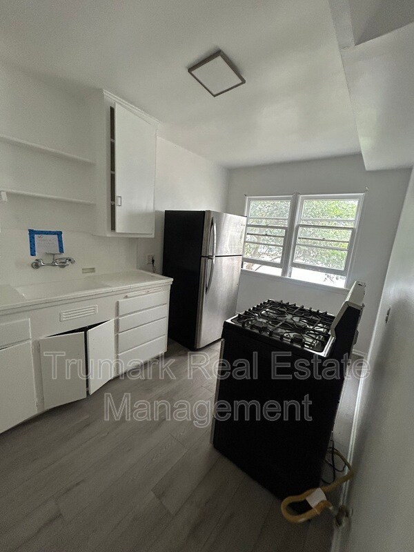 Photo - 106 E Randolph St