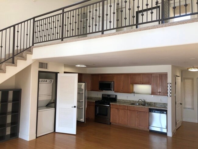 Photo - 255 W 7th St Unit 20