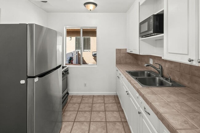 Photo - Emerson St Unit 3136