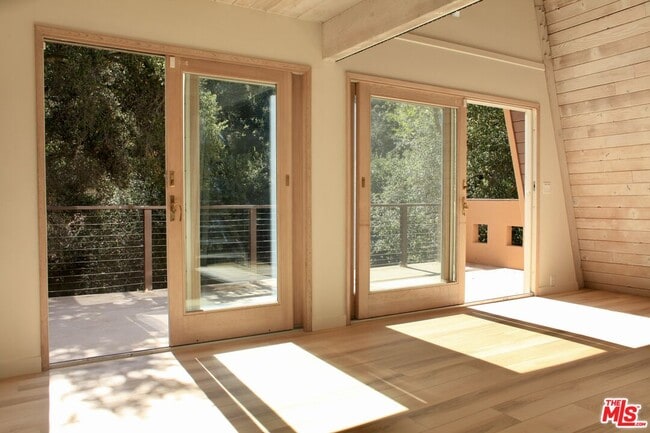 Photo - 1578 Topanga Skyline Dr