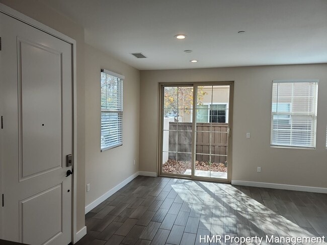 Photo - 2 Story Home 3 bedroom 2.5 bath in Glendora