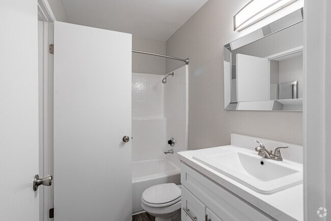 Interior Photo - Lincoln Park Apartments