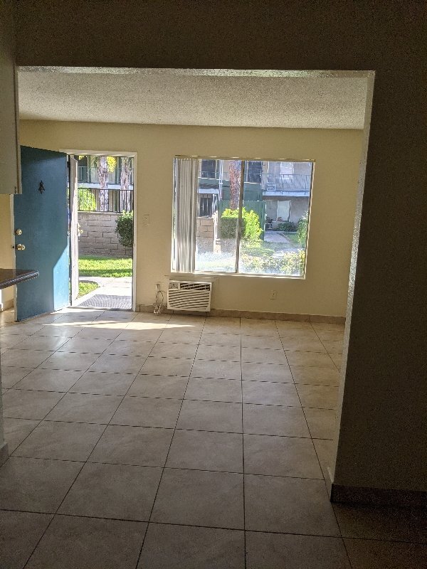 Photo - 144 W 42nd St