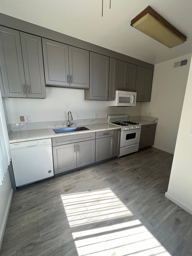 Photo - 11250 Morrison St Unit 204