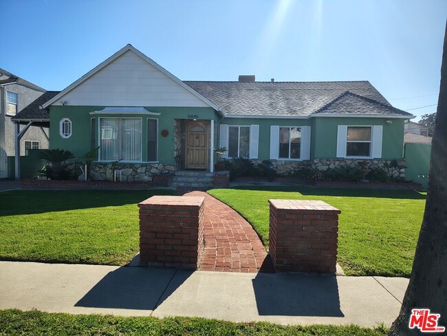 Building Photo - 5446 Angeles Vista Blvd