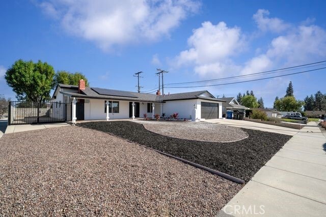 Building Photo - 1758 N Madera Ave