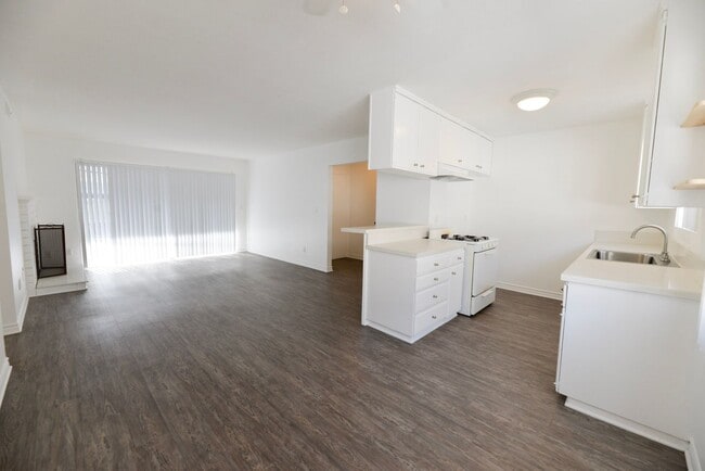 Photo - 113 Avenida Algodon Unit Apt B