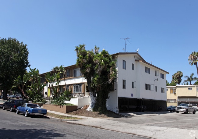 Building Photo - 3867 Potomac Ave.