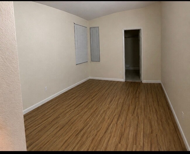 Building Photo - 145 Zehner Way